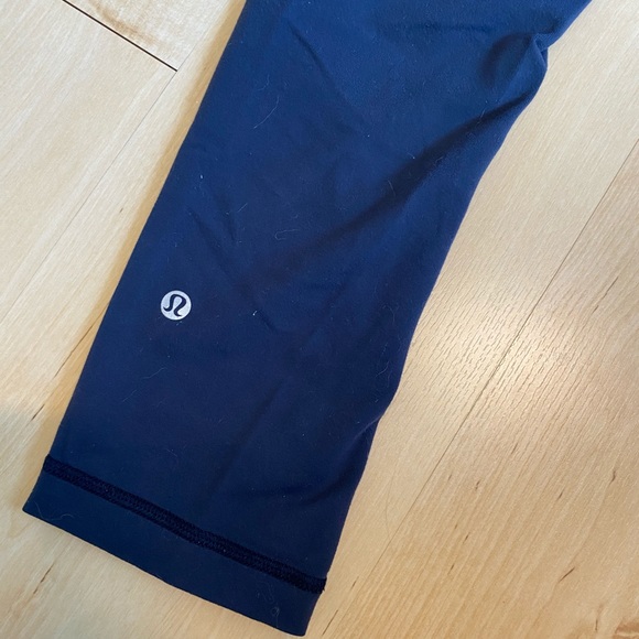 Lululemon Navy Blue Cropped Leggings - Picture 6 of 7